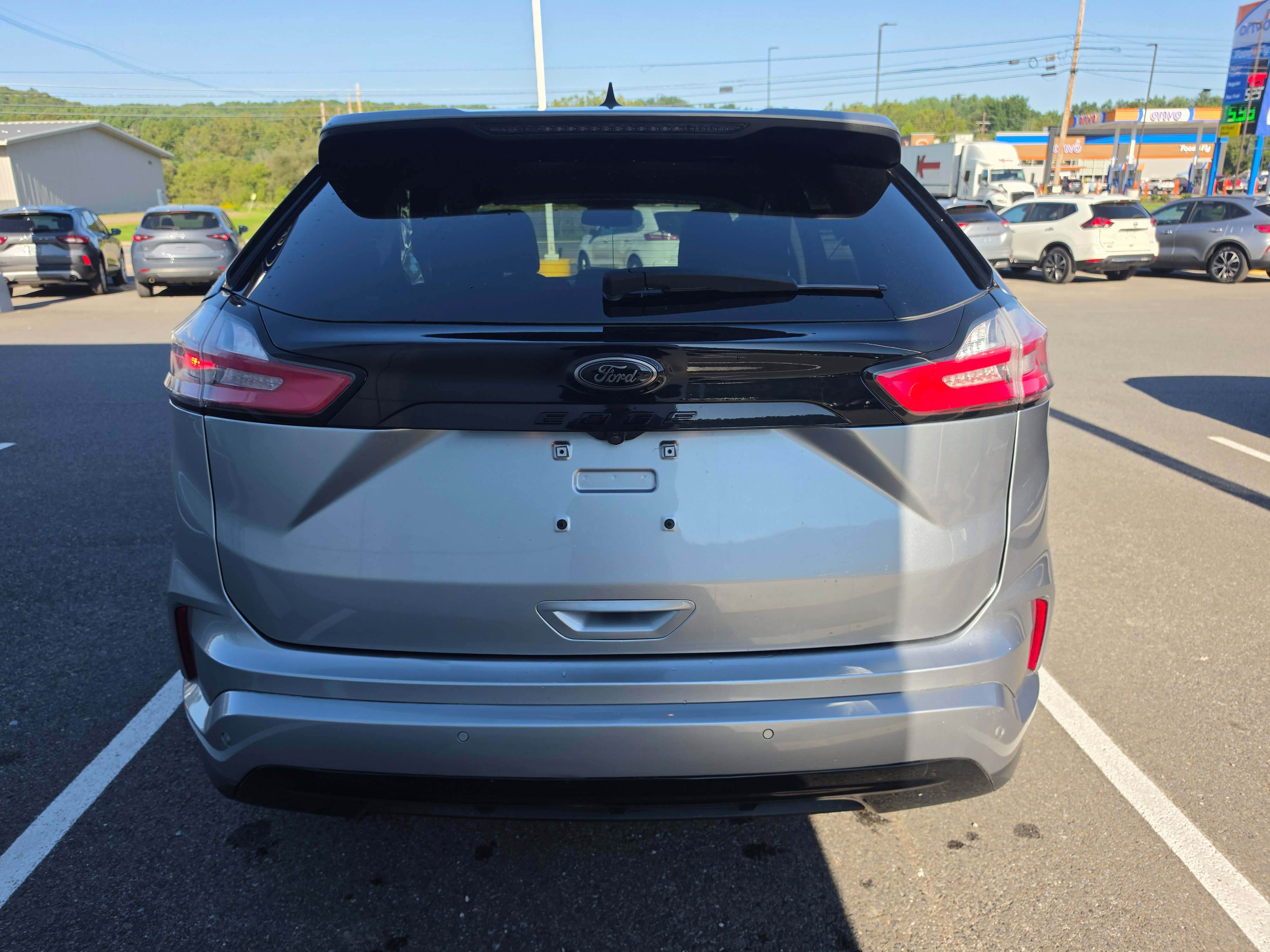 Used 2024 Ford Edge SE w/ Black Appearance Package AWD/4WD image 4