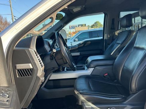 Used 2017 Ford F250 Lariat w/ Chrome Package image 9