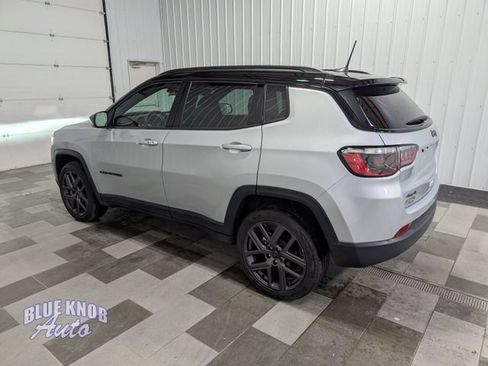 Used 2026 Jeep Compass Limited AWD/4WD image 2