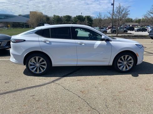 New 2026 Buick Envista Avenir image 3