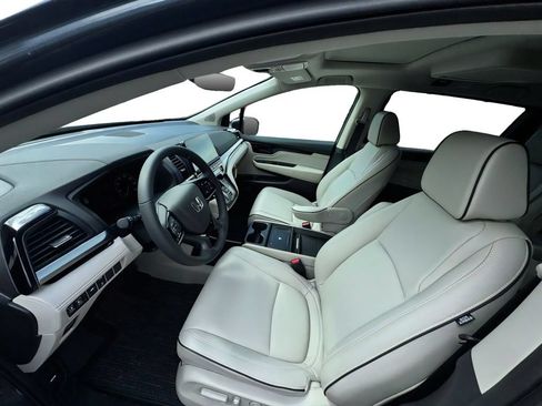 New 2026 Honda Odyssey Touring image 8