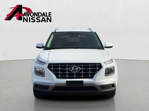 Used 2024 Hyundai Venue SEL FWD image 5
