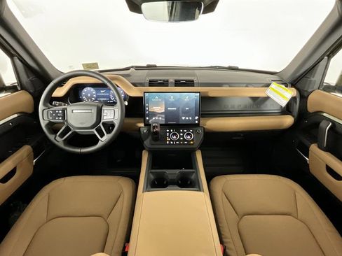 New 2026 Land Rover Defender 130 X-Dynamic SE image 4