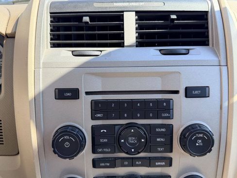 Used 2011 Ford Escape XLT w/ 203A Rapid Spec Order Code AWD/4WD image 19