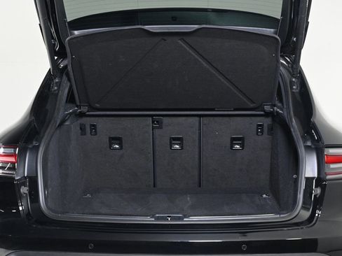 Certified 2023 Porsche Macan S image 24