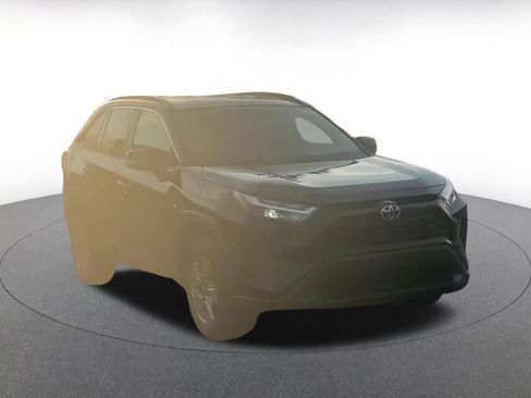 Used 2025 Toyota RAV4 XLE image 3