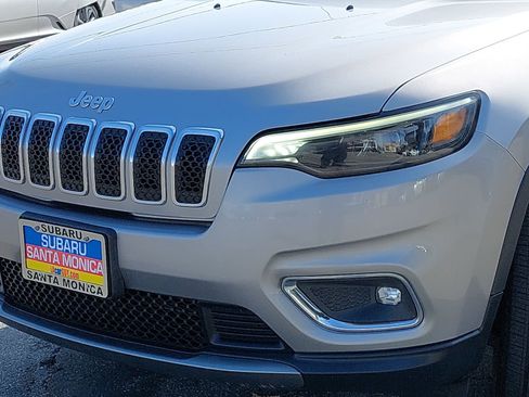 Used 2019 Jeep Cherokee Limited FWD image 30