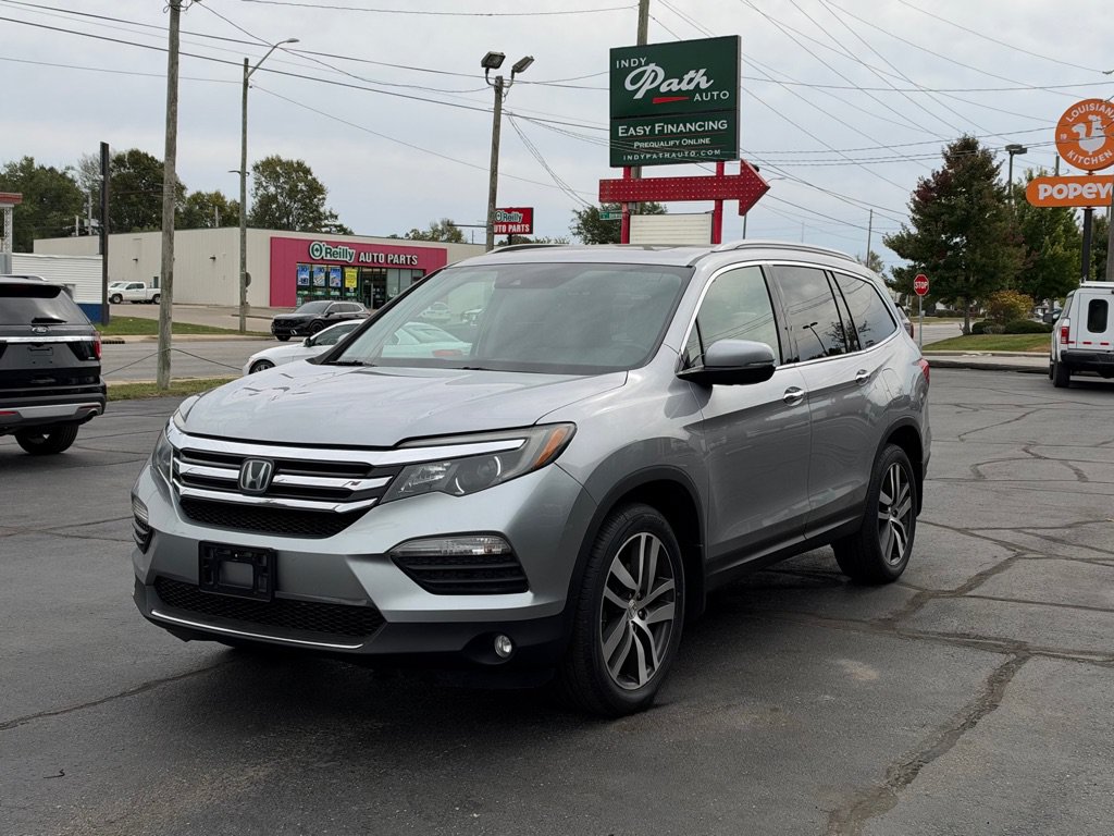 Used 2018 Honda Pilot Touring image 1