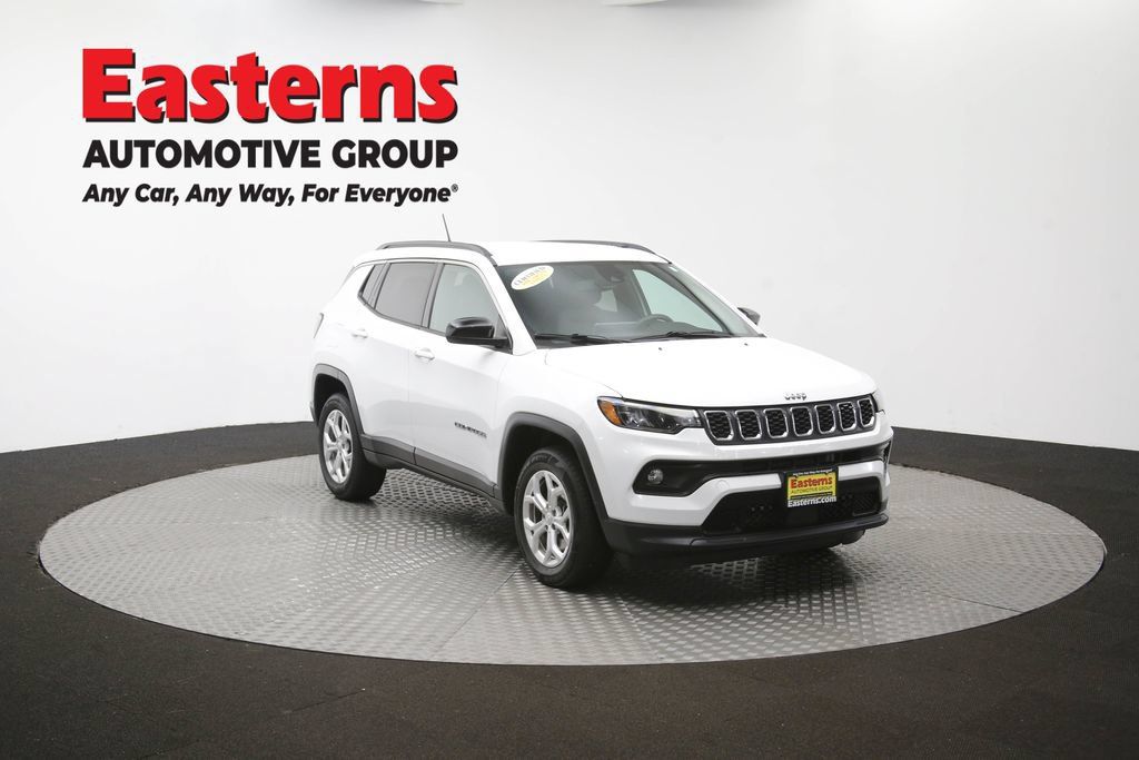 Used 2024 Jeep Compass Latitude AWD/4WD image 48