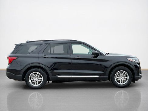 Used 2025 Ford Explorer Active image 8
