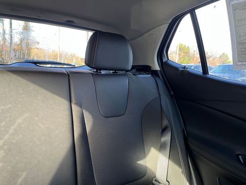 Used 2025 Buick Encore GX Preferred image 35