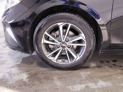 Used 2023 Kia Forte LXS w/ LXS Technology Package image 10