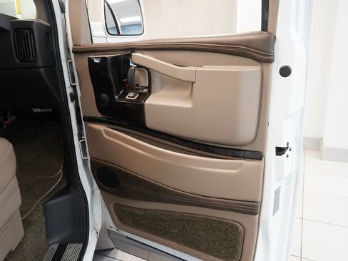 Used 2016 GMC Savana 2500 RWD image 38