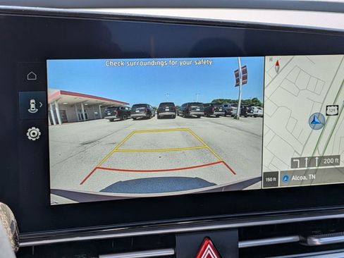 Used 2025 Hyundai Elantra SEL FWD image 17