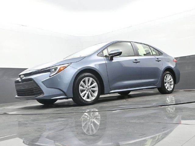 Used 2026 Toyota Corolla LE w/ LE Premium Package FWD image 25