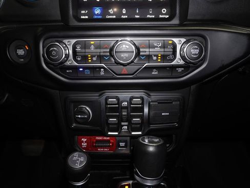 Used 2022 Jeep Wrangler Unlimited Rubicon 4xe w/ Dual Top Group AWD/4WD image 18