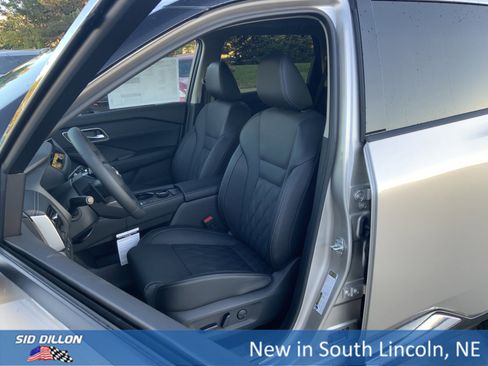 New 2026 Nissan Rogue Platinum w/ Platinum Premium Package image 9