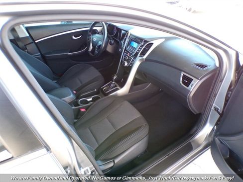 Used 2016 Hyundai Elantra GT w/ Option Group 02 image 28