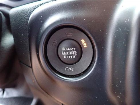 Used 2021 Jeep Gladiator Overland AWD/4WD image 25