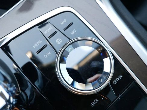 Used 2022 BMW X6 xDrive40i w/ Premium Package image 24