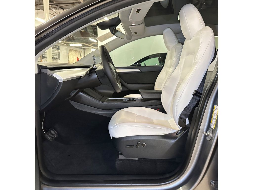 Used 2024 Tesla Model Y Long Range AWD/4WD image 19