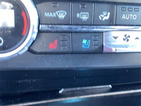 Used 2022 Ford F250 Lariat w/ Black Appearance Package image 63