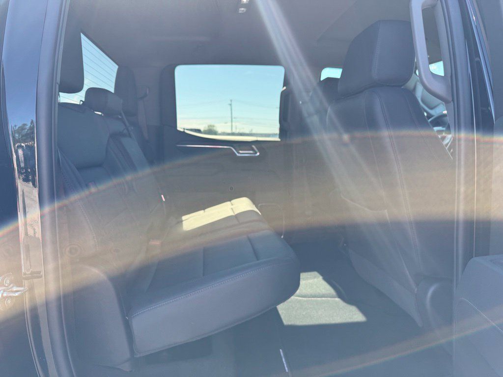 Used 2026 GMC Sierra 1500 SLT AWD/4WD image 16