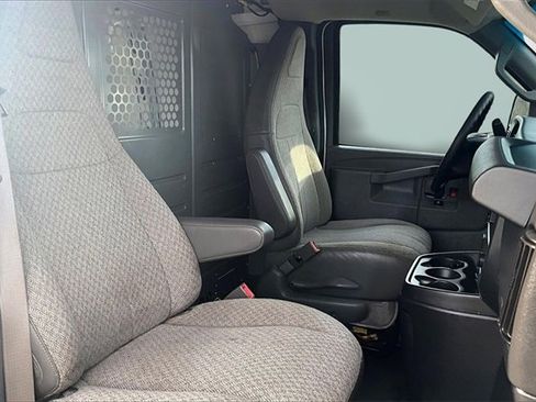 Used 2019 GMC Savana 2500 image 7