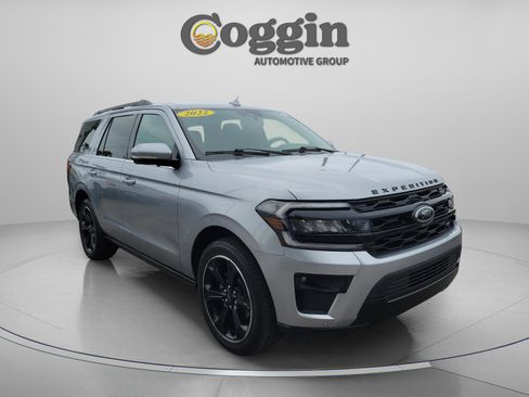 Used 2022 Ford Expedition Limited RWD image 4