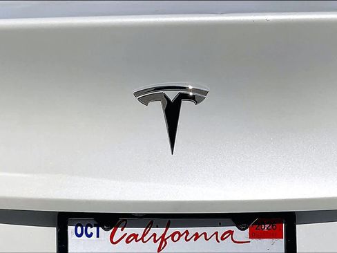 Used 2021 Tesla Model Y Long Range image 30