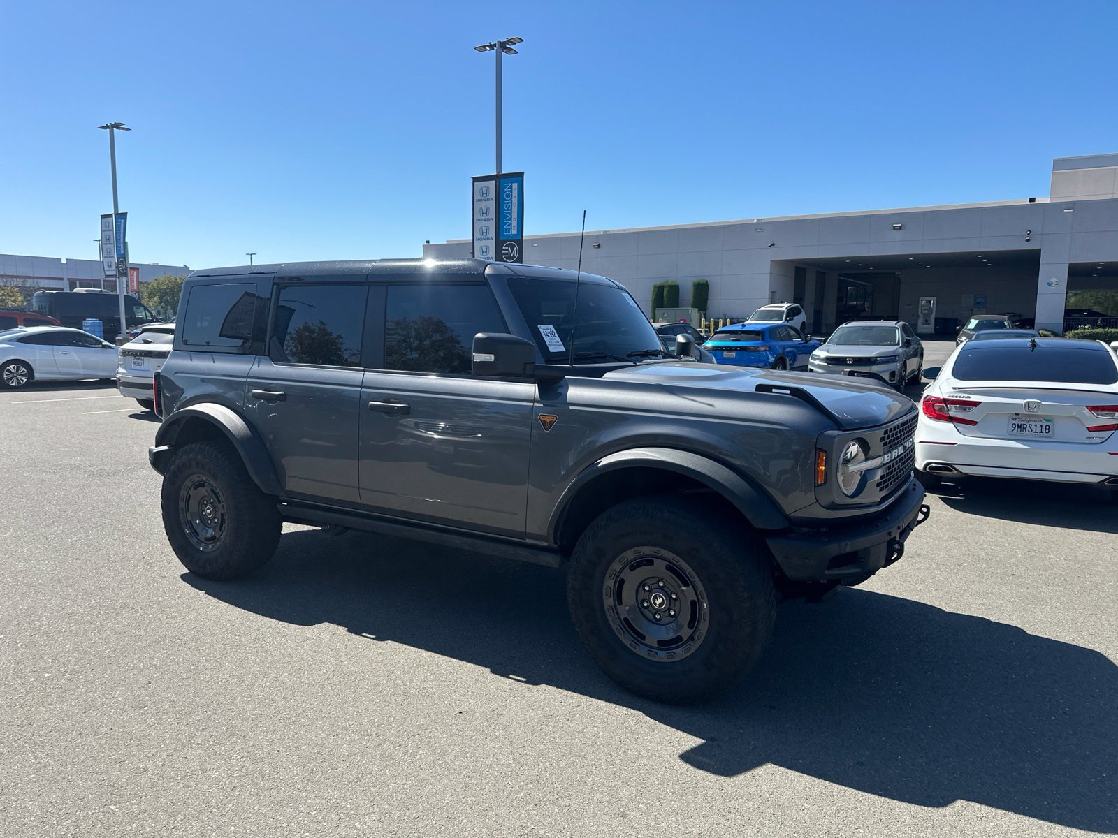 Used 2024 Ford Bronco Badlands AWD/4WD image 2