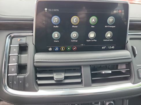 Used 2021 Chevrolet Tahoe Z71 w/ Rear Media and Nav Package image 24