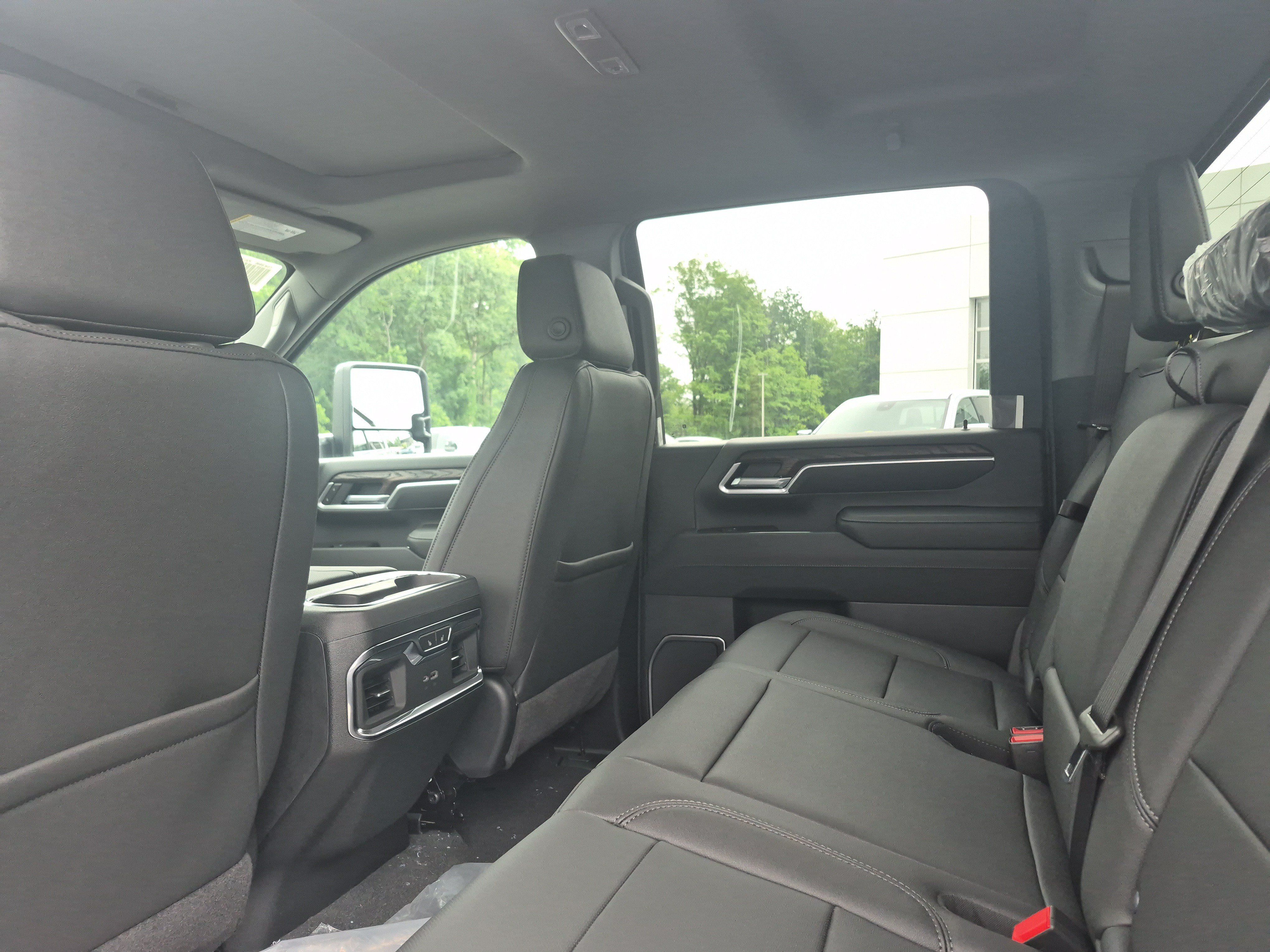 Used 2026 GMC Sierra 2500 SLT w/ SLT Premium Package AWD/4WD image 10