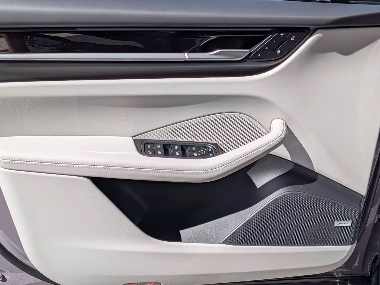 Certified 2026 Porsche Macan Electric RWD image 14