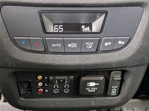 Used 2017 Honda Pilot Touring image 15