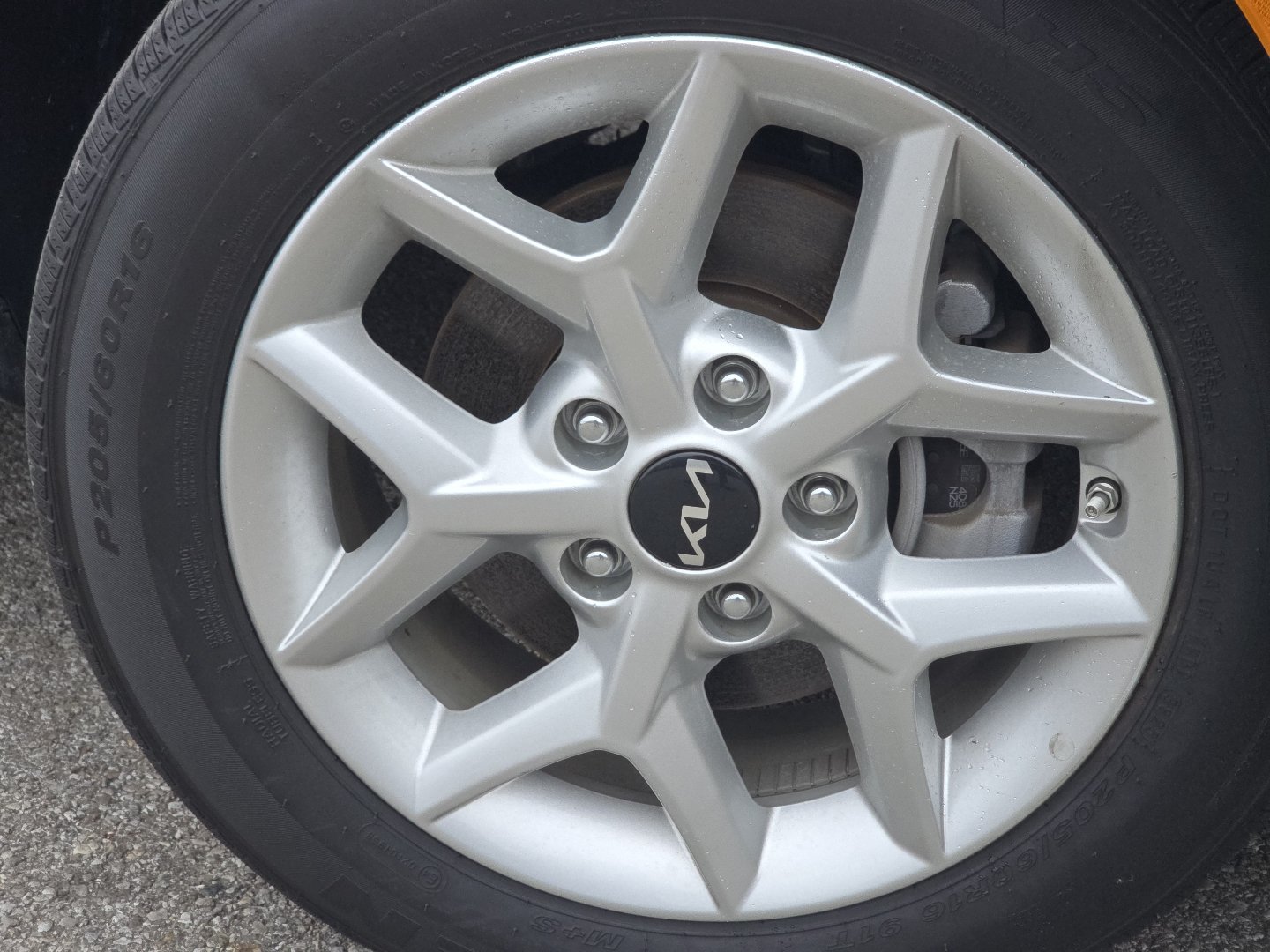 Used 2025 Kia Soul LX w/ LX Technology Package FWD image 7