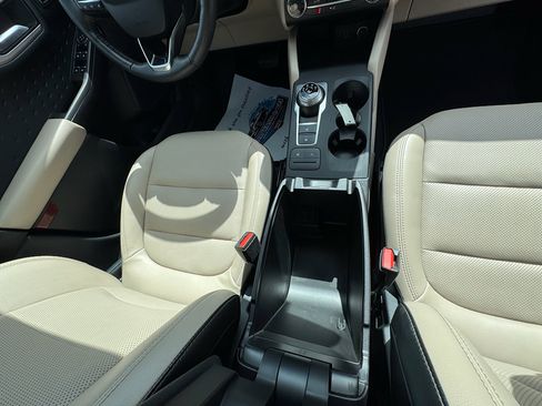 Used 2020 Ford Escape SEL image 14