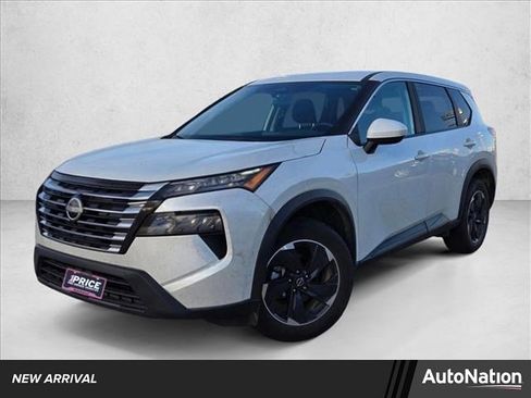 Used 2025 Nissan Rogue SV image 1