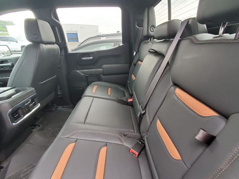 Used 2021 GMC Sierra 1500 AT4 w/ AT4 Preferred Package AWD/4WD image 5