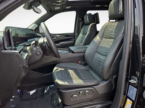Certified 2023 Cadillac Escalade V AWD/4WD image 18