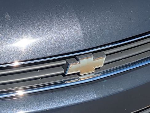Used 2009 Chevrolet Impala LT w/ Luxury Edition Package FWD image 12