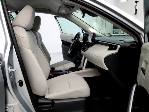 Certified 2023 Toyota Corolla Cross L image 29