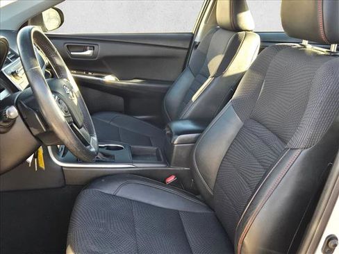 Used 2017 Toyota Camry SE image 15
