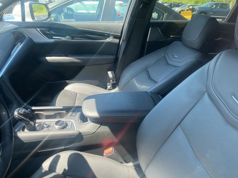 Used 2024 Cadillac XT5 Premium Luxury AWD/4WD image 6