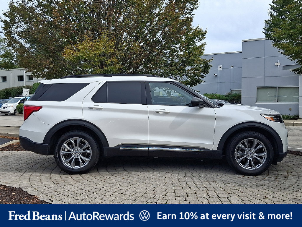 Used 2022 Ford Explorer XLT w/ Equipment Group 202A AWD/4WD image 9