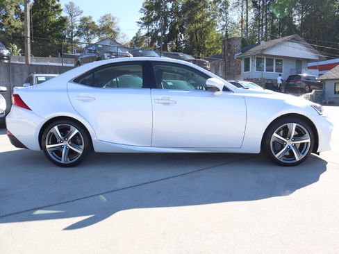 Used 2017 Lexus IS 200t image 8