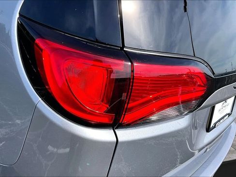 Used 2020 Chrysler Pacifica Limited w/ Advanced Safetytec Group FWD image 31
