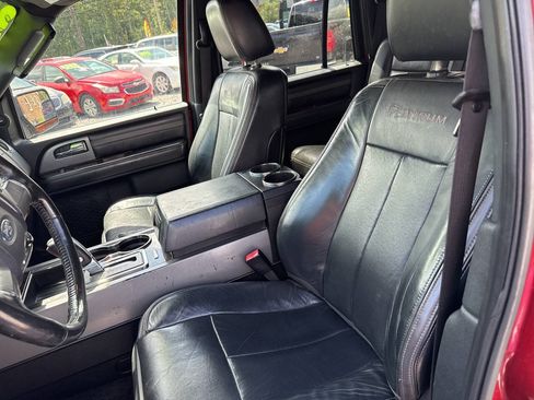 Used 2015 Ford Expedition Platinum RWD image 16