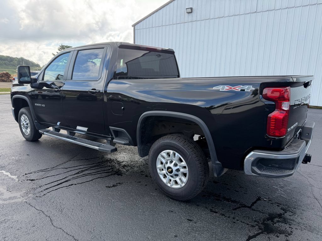 Used 2025 Chevrolet Silverado 2500 LT w/ Convenience Package AWD/4WD image 7