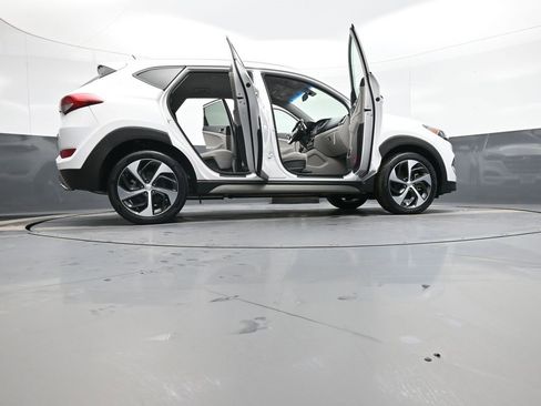 Used 2017 Hyundai Tucson Sport image 48